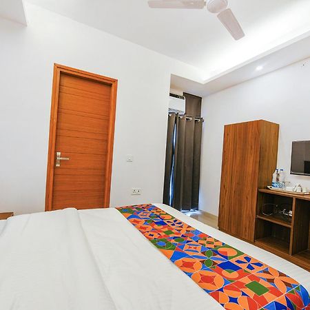 Fabhotel Sparkling - Nr Yashobhoomi Convention Centre Delhi  Buitenkant foto