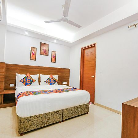 Fabhotel Sparkling - Nr Yashobhoomi Convention Centre Delhi  Buitenkant foto