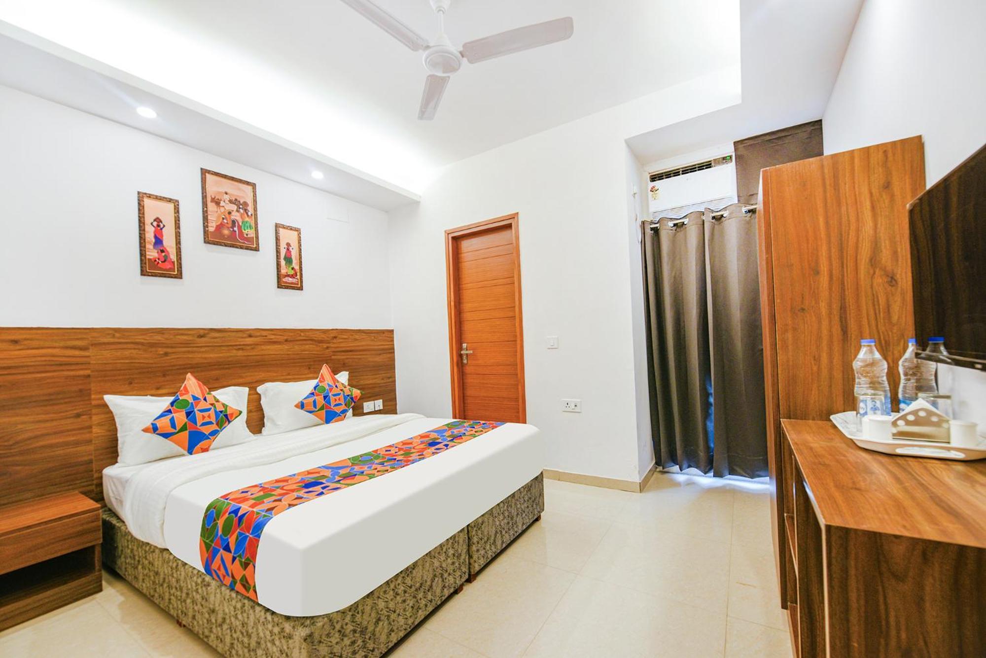 Fabhotel Sparkling - Nr Yashobhoomi Convention Centre Delhi  Buitenkant foto