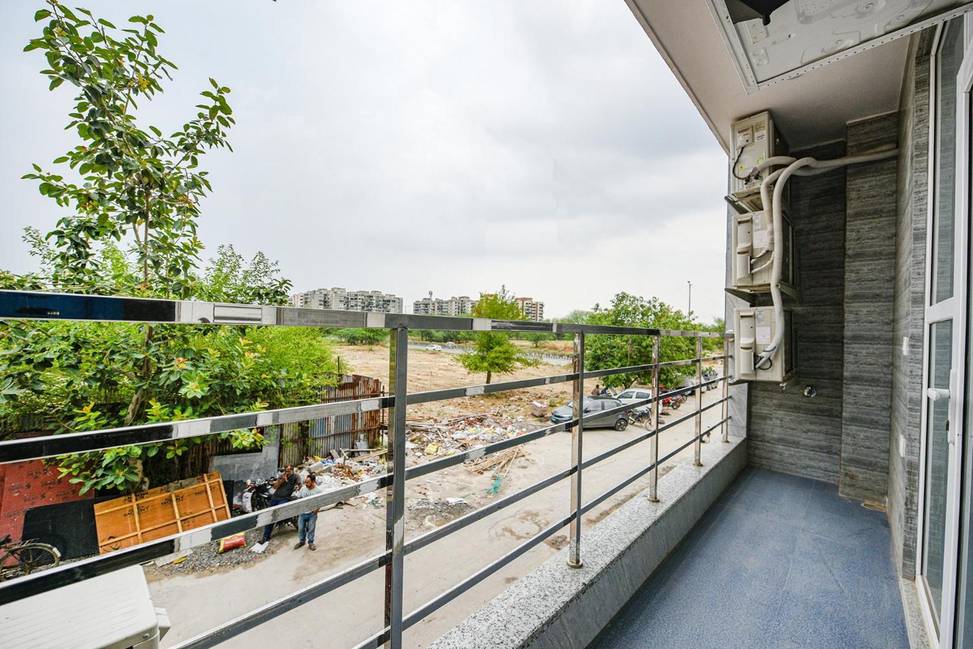 Fabhotel Sparkling - Nr Yashobhoomi Convention Centre Delhi  Buitenkant foto