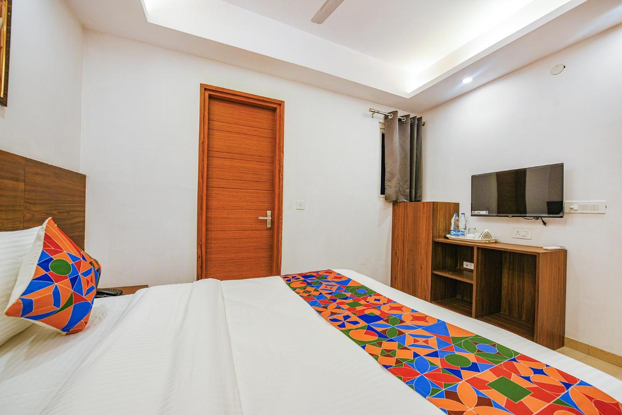 Fabhotel Sparkling - Nr Yashobhoomi Convention Centre Delhi  Buitenkant foto