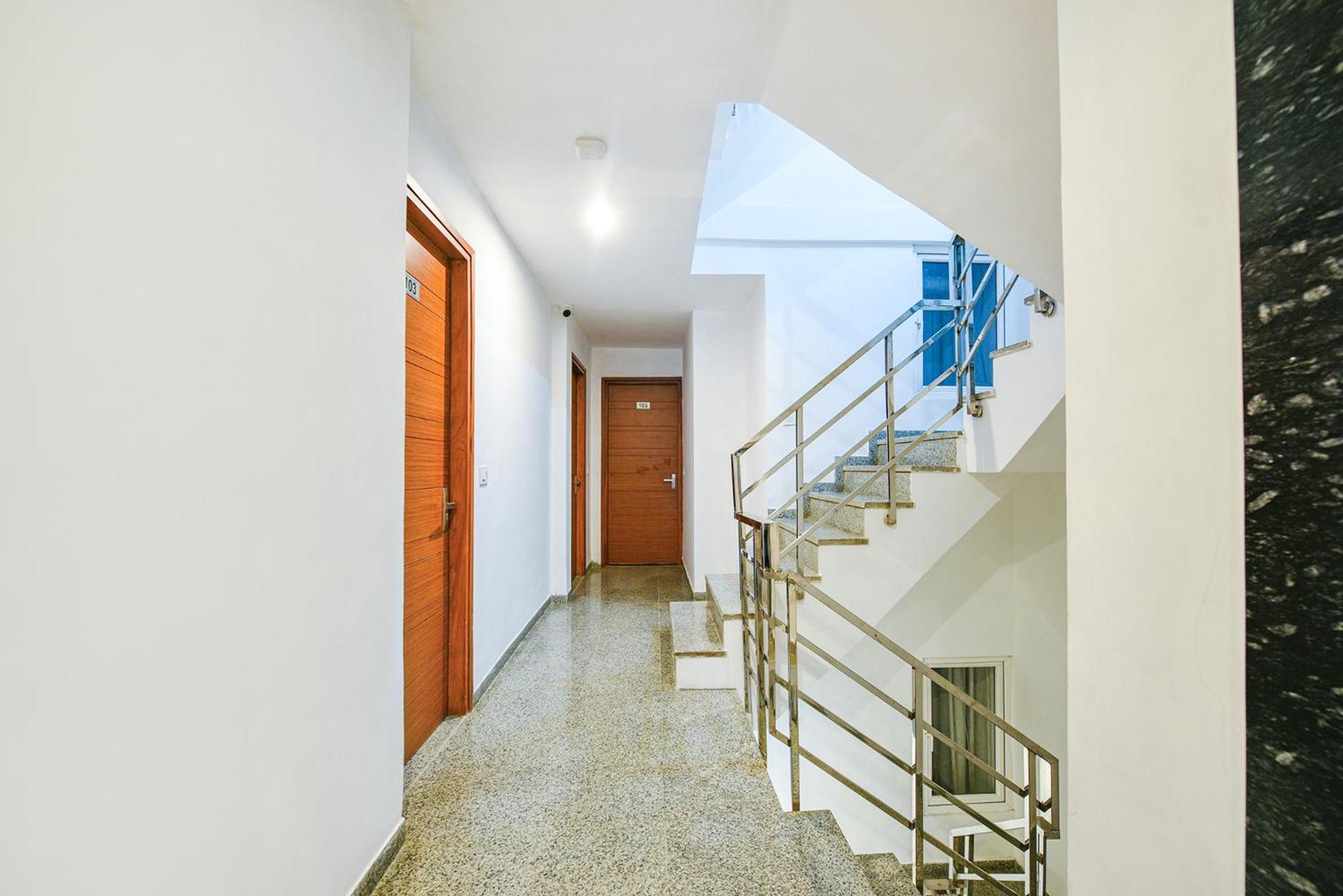 Fabhotel Sparkling - Nr Yashobhoomi Convention Centre Delhi  Buitenkant foto