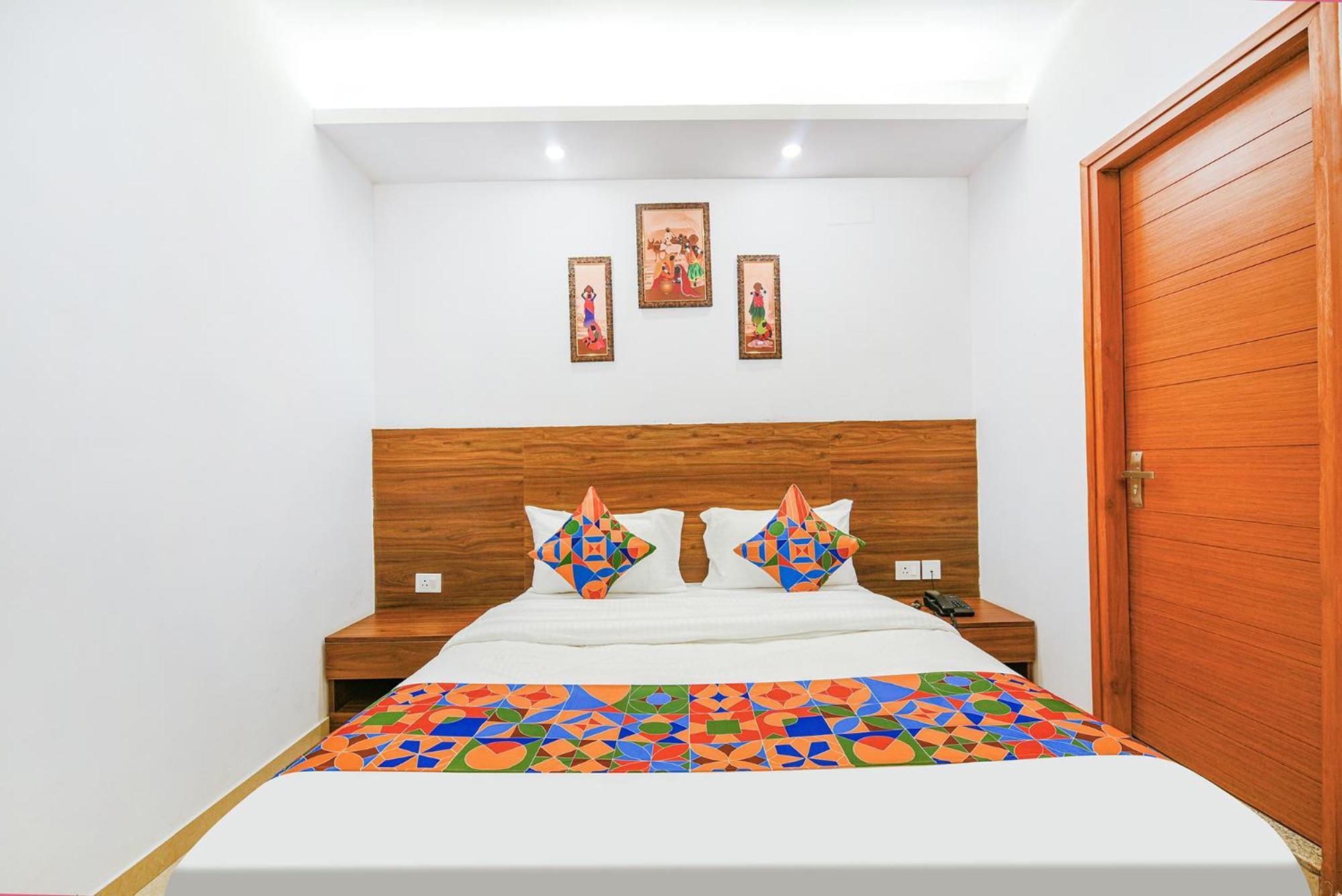 Fabhotel Sparkling - Nr Yashobhoomi Convention Centre Delhi  Buitenkant foto