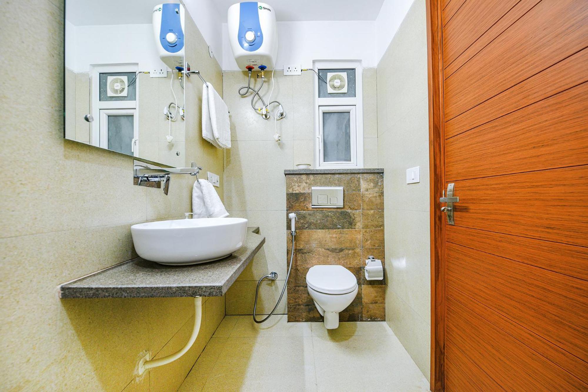 Fabhotel Sparkling - Nr Yashobhoomi Convention Centre Delhi  Buitenkant foto